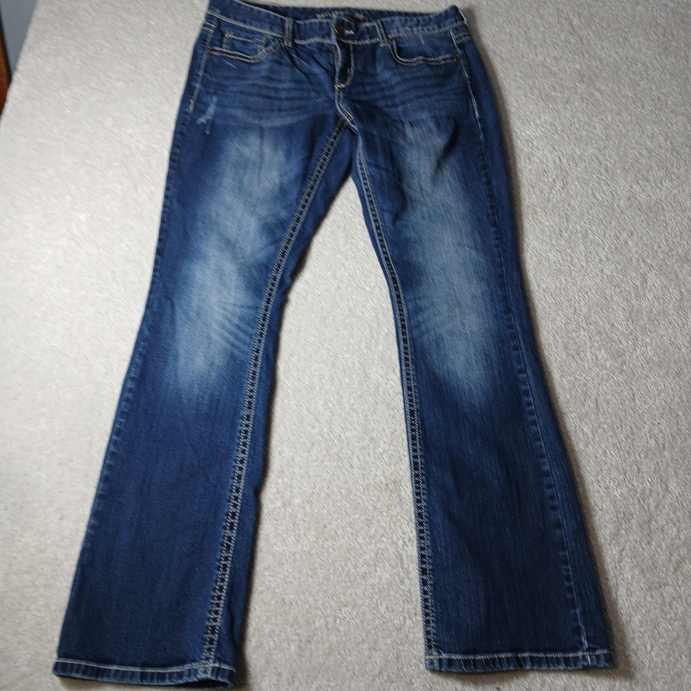 Maurices Womens Pants size 9/10 Blue Denim Jeans Bootcut  Distressed 34x31 Low